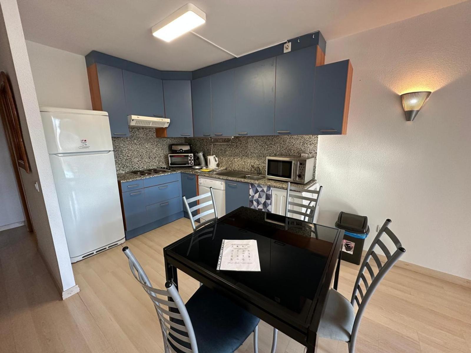 Bonito Piso En Roses Con Piscina Y Parking Av-66 Exterior foto